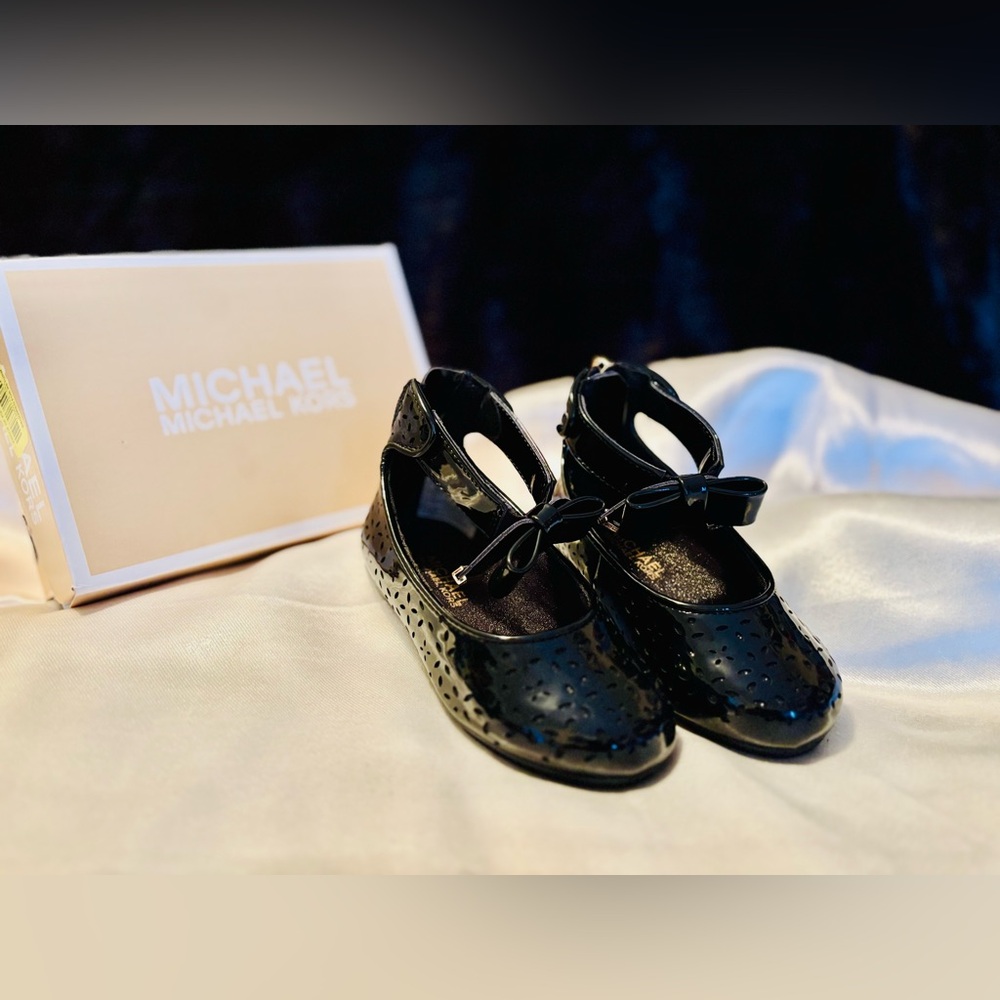 Michael Kors Kenya Garcia